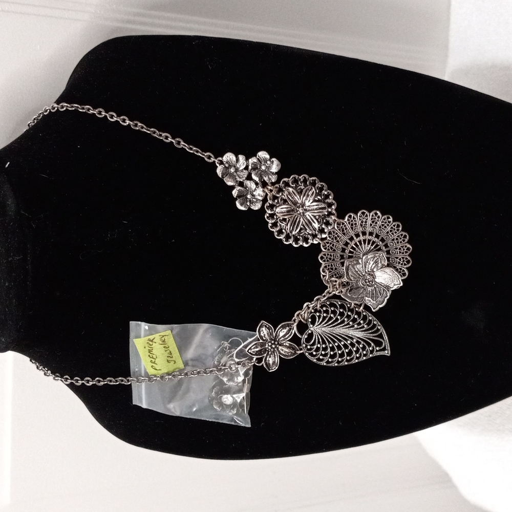 Premier Brass Vintage Flower Collage Neckless & Earrings